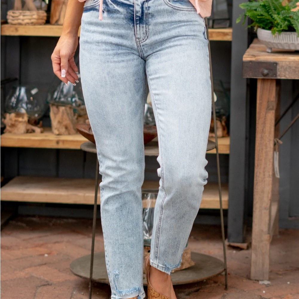 KanCan Light Wash Straight Leg Jeans